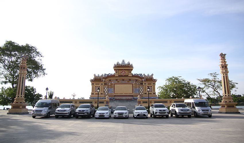 Da Nang to Hue day trip by Private Car