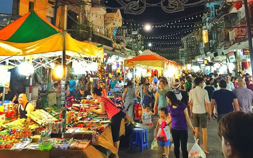 hanoi-nightmarket - Where to shop in Hanoi Vietnam