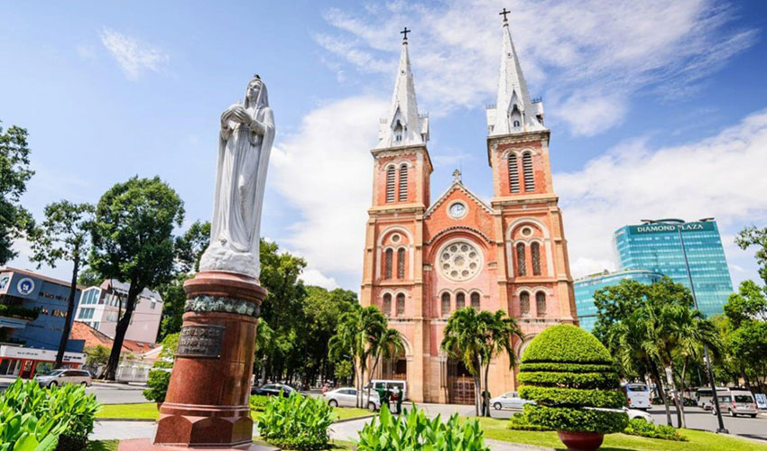 Notre-Dame-Cathedral-Basilica-of-Saigon-Ho Chi Minh City Tour Half Day by Private Car
