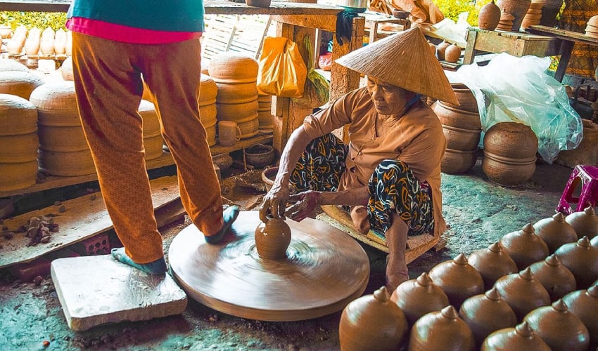 Thanh Ha Pottery village