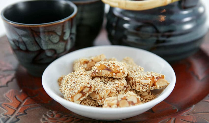 Peanut and sesame candy - buy in Hue