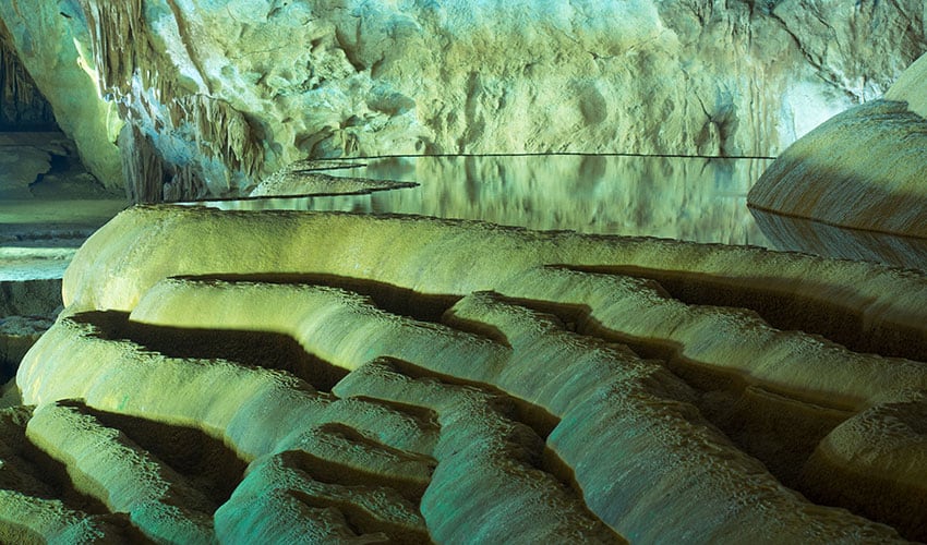 stalactite-in-paradise-cave