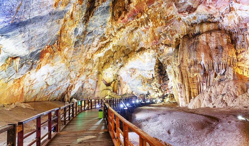 Hue to Paradise Cave by private car