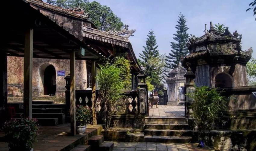hon chen temple hue