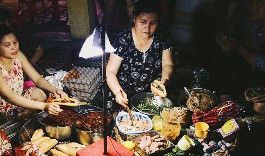 Street Food on Nguyen Dinh Chieu Street - hue nightlife