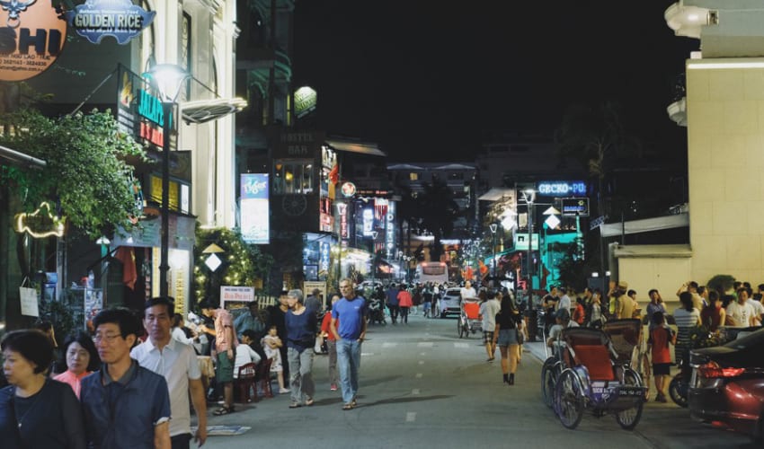 pham ngu lao street - hue nightlife