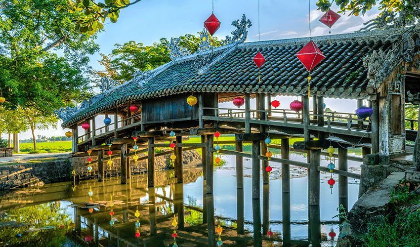 the-tile-roofed-bridge-in-hue