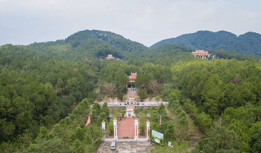 Huyen-Tran-Princess-Temple-in-Hue