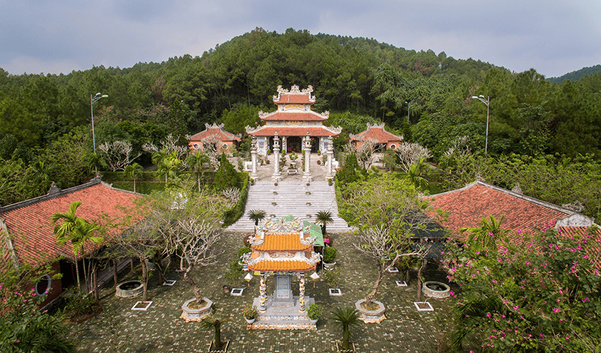 Tran-Nhan-Tong-Emperor-Temple